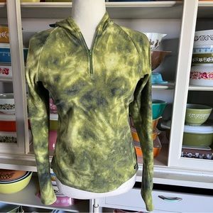 Athleta Fleece Pullover Hoodie in Green and Yellow Tie Dye - Size Small